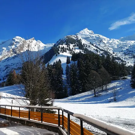 Azureva Les Aravis アパートホテル ラ・クリュサ