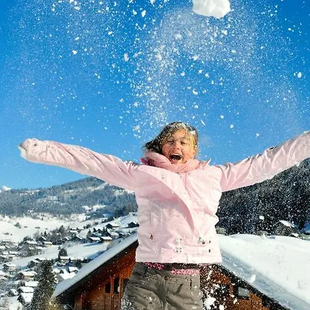 アパートホテル Azureva Les Aravis ラ・クリュサ